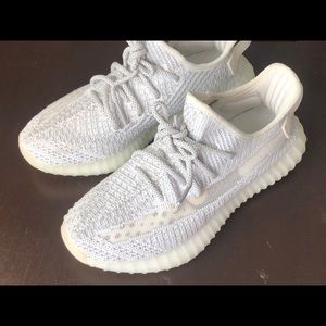 YEEZY WOMEN’S Size 8 Natural